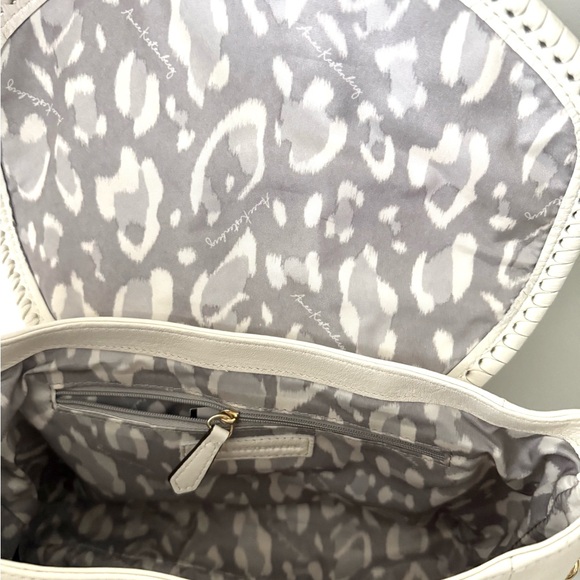 Aimee Kestenberg Pebble Leather Cream Shoulder Bag - Picture 5 of 5